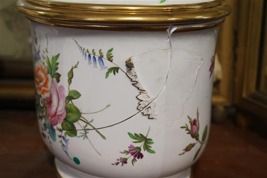 A pair of Wedgwood porcelain oval fruit coolers, covers and liners, c.1810, one badly damaged, the other with minor chips